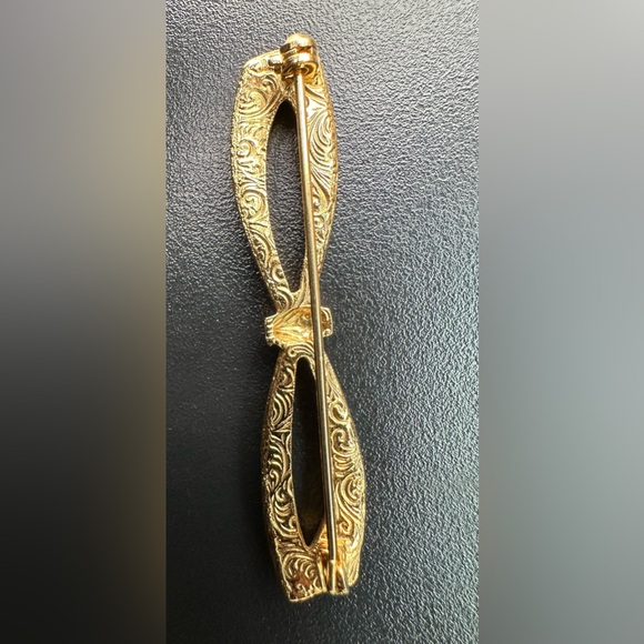 Vintage  Art Deco bow  bar  with pearl and rhinestones swirled back Brooch - Picture 3 of 5